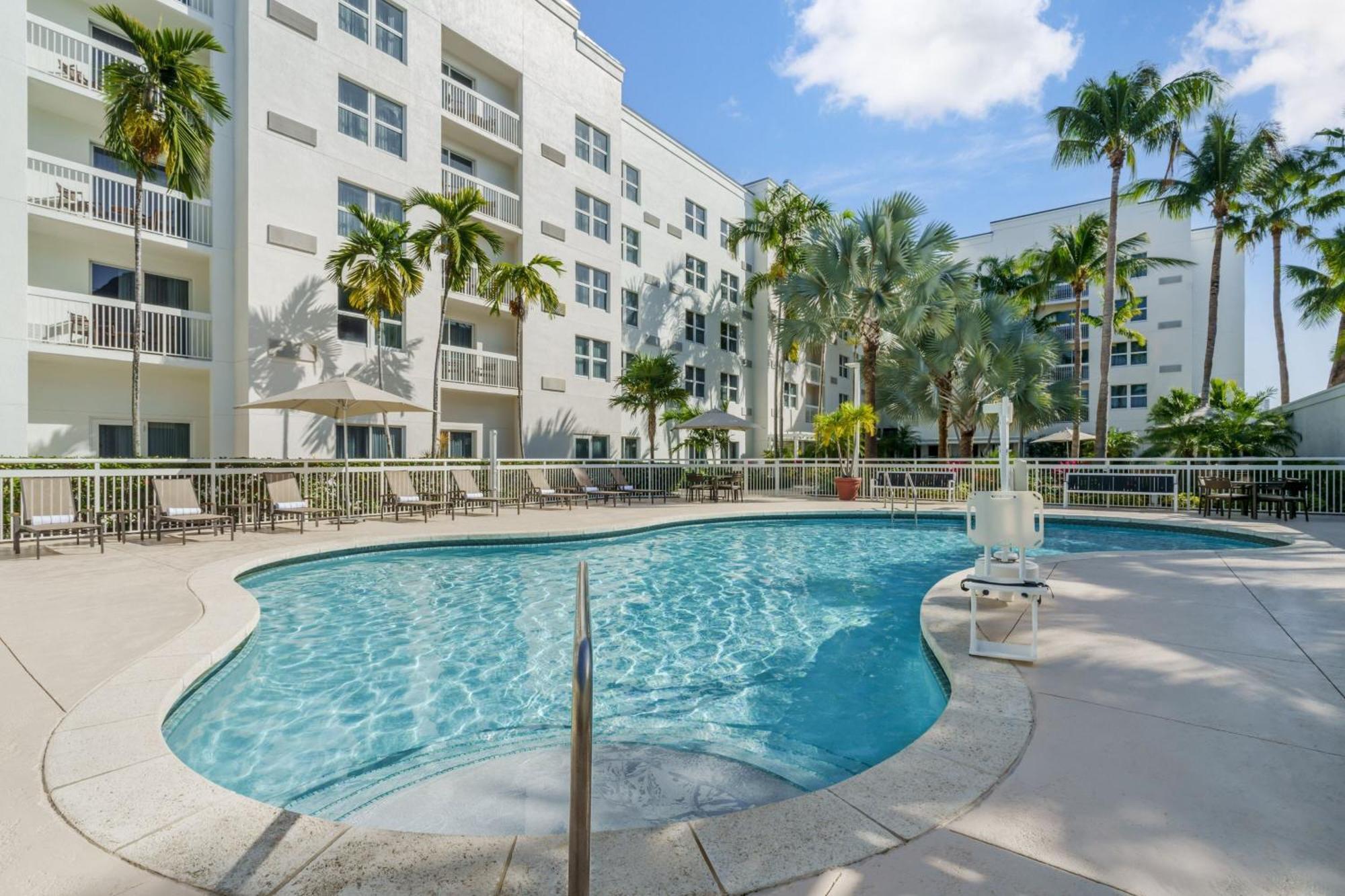 Courtyard By Marriott Miami Aventura Mall Eksteriør bilde