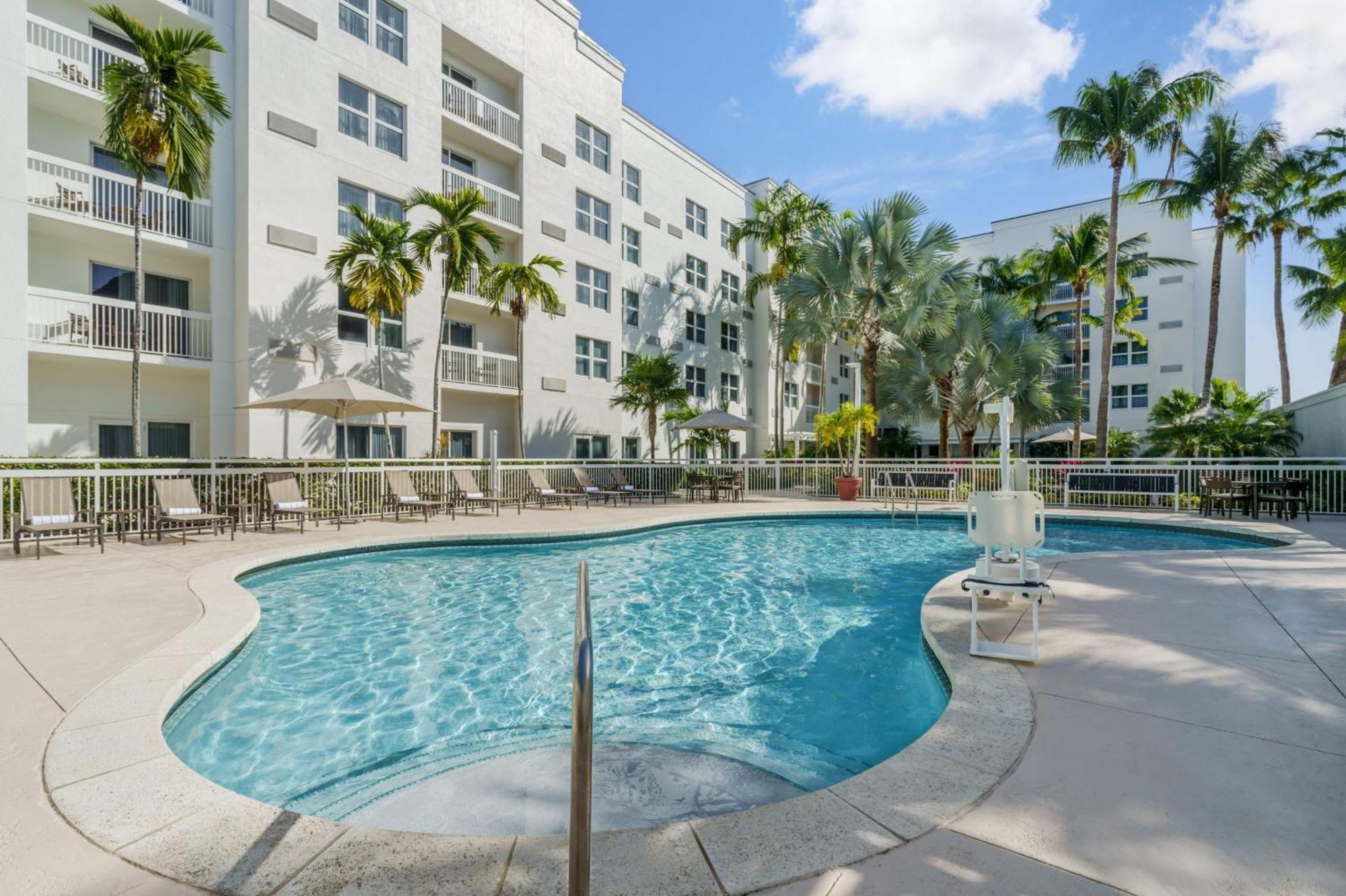 Courtyard By Marriott Miami Aventura Mall Hotell Eksteriør bilde